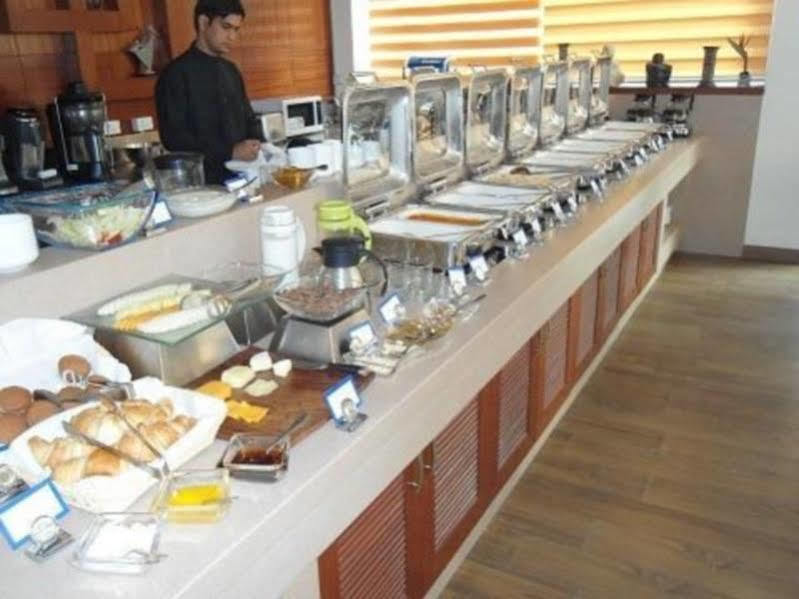 Отель Evoke Lifestyle, Delhi Нью-Дели Экстерьер фото